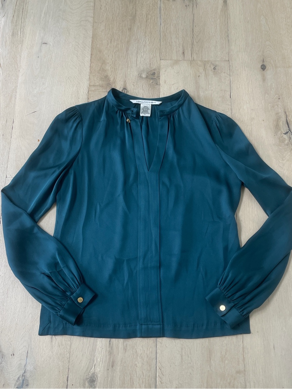 Diane Von Furstenberg Emerald Green Silk Billow Blouse Size 0